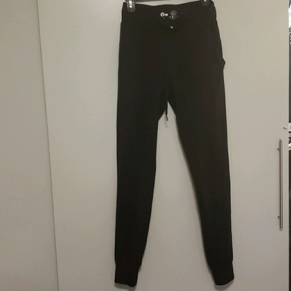 Zyia Ascend Black Joggers Sz. Large